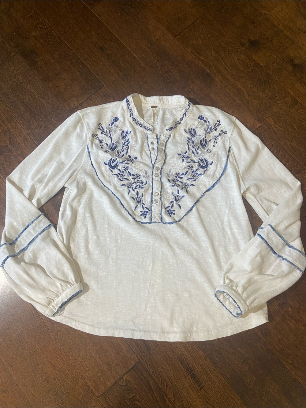Free People Henley Top SZ L Western Bohemian Sundance Kid Embroidered Pearl Snap